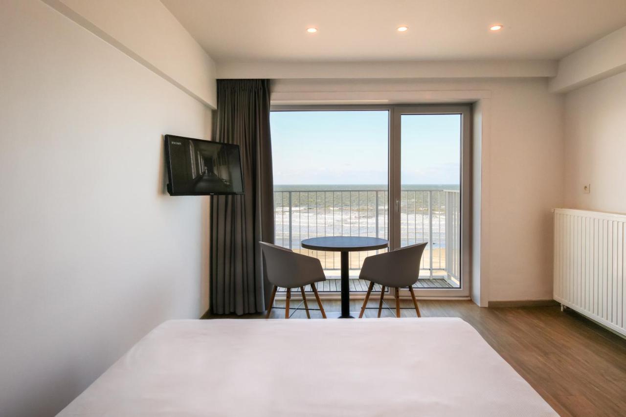 Hotel Sandeshoved Zeedijk Nieuwpoort Exteriör bild